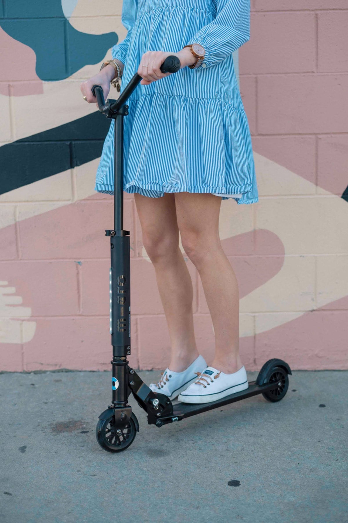 Deluxe Scooter W1728