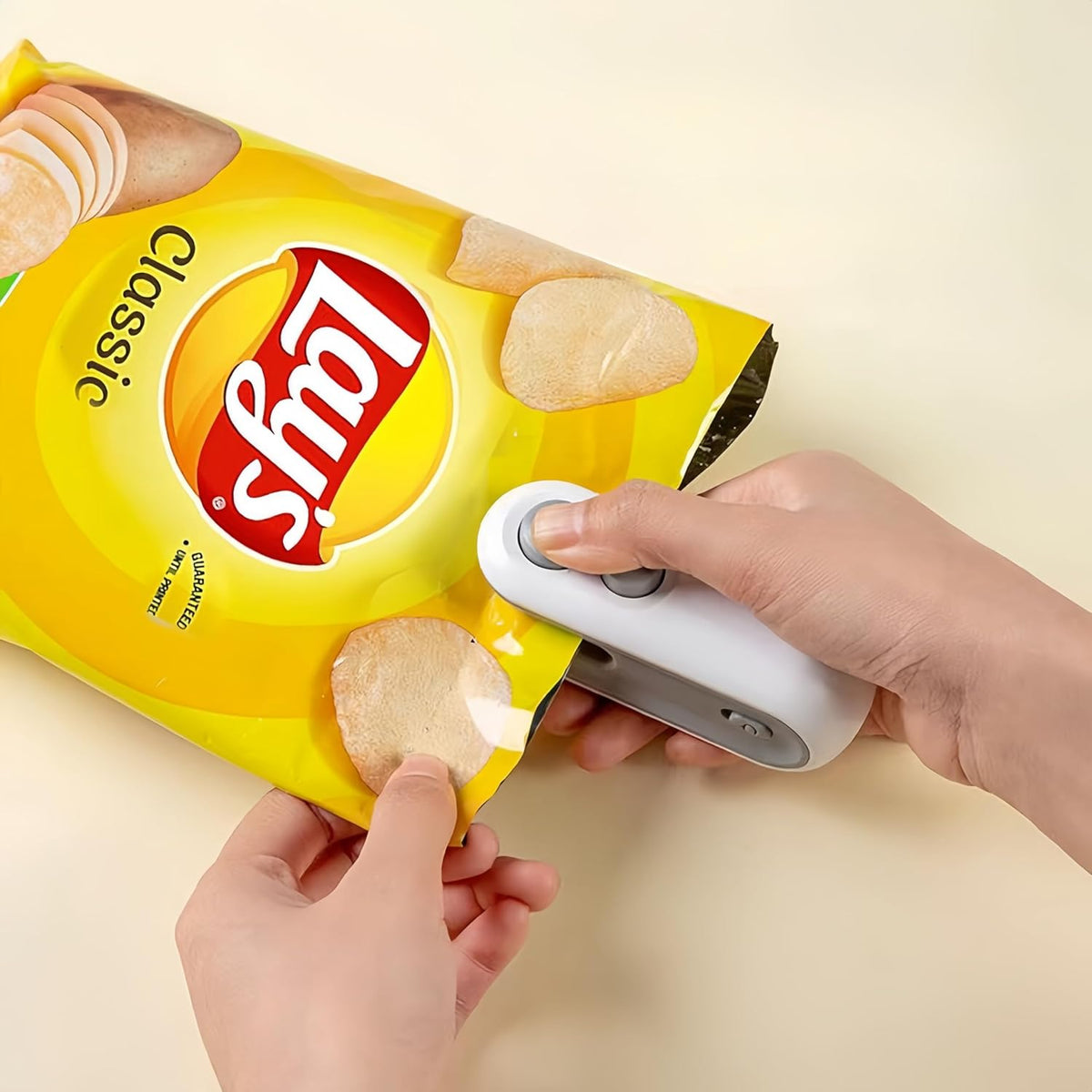 Hand pressure plastic sealer C6122